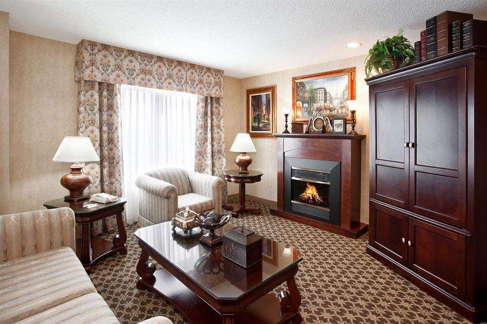 Express & - Sharon-hermitage By Ihg West Middlesex