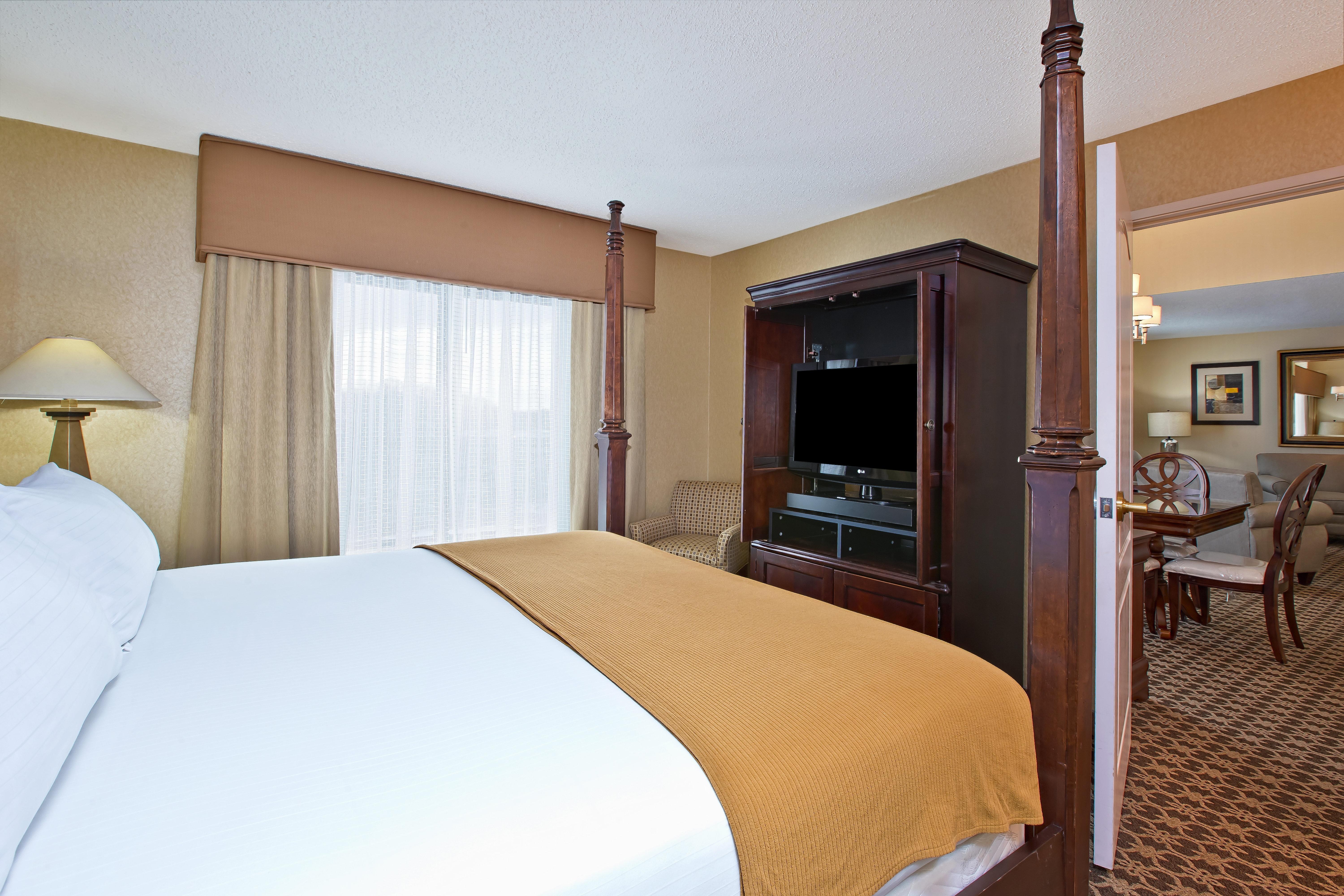 Express & - Sharon-hermitage By Ihg Hotel West Middlesex