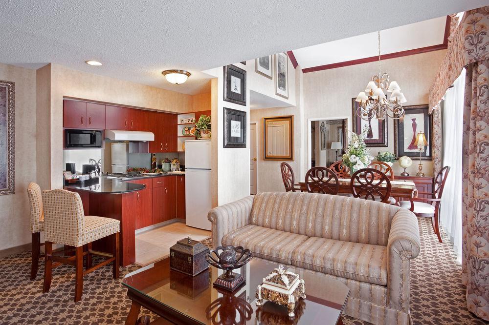 Express & - Sharon-hermitage By Ihg Hotel West Middlesex